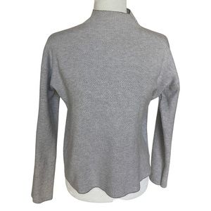 Tahari Size M grey and white sweater.